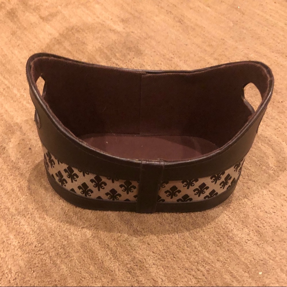 Decorative storage bin